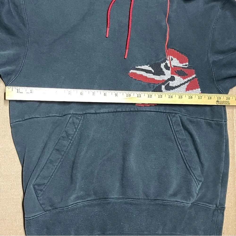 Air Jordan Men’s Black Hoodie With embroidered Nike Shoes Size Small